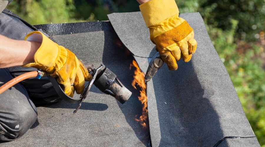 Professional gutter cleaning in Havelock, IA